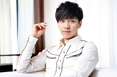 Lee Seung Gi dan Pemeran 'Nunas Over Flowers' Hadiri Pemakaman Kim Ja Ok