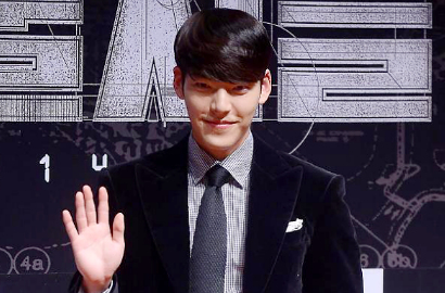 Lakoni Adegan Mandi di 'The Technicians', Kim Woo Bin Rela Tak Makan