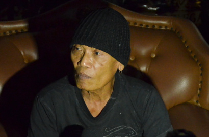 Anggota Srimulat Beri Dukungan ke Tessy dengan Pakai Cincin Akik