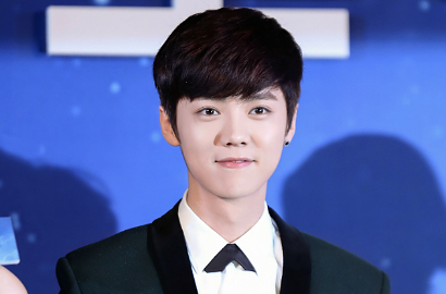 Luhan Terima Award Bintang Pria Paling Bersinar dari Baidu