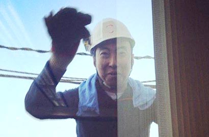 Park Myung Soo Jadi Pembersih Kaca Gedung di 'Infinity Challenge'