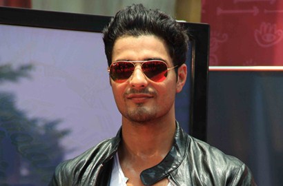 Vin Rana Selca Ganteng Awali Syuting 'New Eat Bulaga'