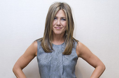 Jennifer Aniston Pamer Cincin Tunangan 8 Karat Seharga Rp 6 Miliar