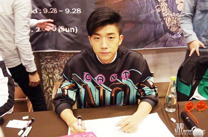 Wooyoung 2PM Buat Fans Penasaran dengan Permintaan Maafnya