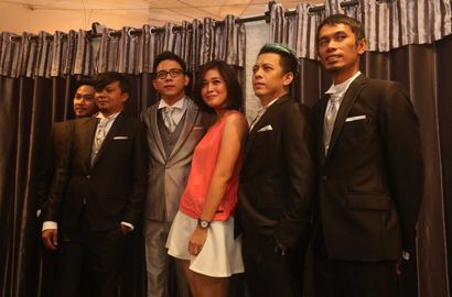 Fitting Baju Pengantin, David dan Gracia Indri Ditemani NOAH