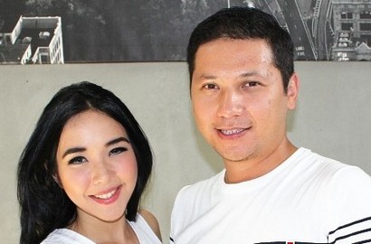 Hamil 7 Bulan, Gisel dan Gading Marten Foto di Bawah Air