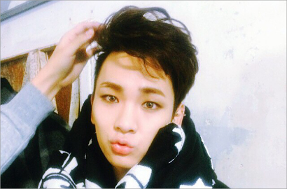 Serunya Key, Onew dan Taemin SHINee Main Dengan Anjing Laut