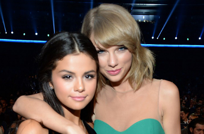 Tampil Emosional di AMA 2014, Selena Gomez Dipeluk Erat Taylor Swift