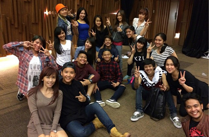 Serunya Cherry Belle, CJR, SMASH dan Blink Latihan Jelang SCTV Awards 2014
