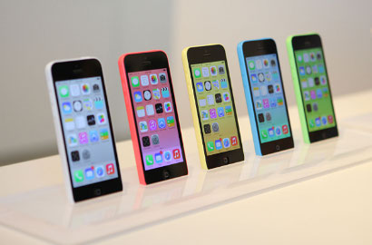 iPhone 5C Plastik Warna-Warni Dihentikan Produksinya Tahun Depan?