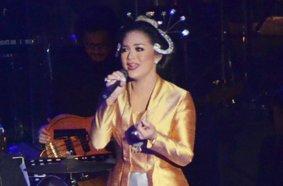 Krisdayanti Beri Kejutan di Konser 'Satu Indonesia'