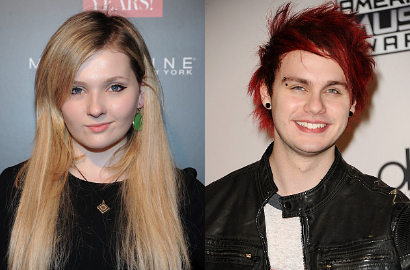 Lagu 'You Suck' Abigail Breslin untuk Michael 5 Seconds of Summer?