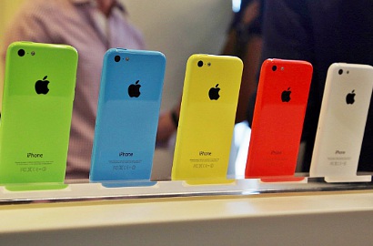 Bakal Berhenti Diproduksi di 2015, Pabrik iPhone 5C Malah Tambah Pengapalan?