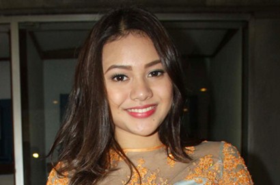Aurel Hermansyah Berani Pose Pakai 'Bra Ngintip'