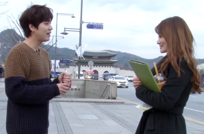 ELF  Iri Kyuhyun SuJu Nyanyi 'At Gwanghwamun' Buat Fans Ini
