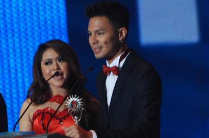 Fero Walandouw Kalahkan Aldi Taher di SCTV Award 2014