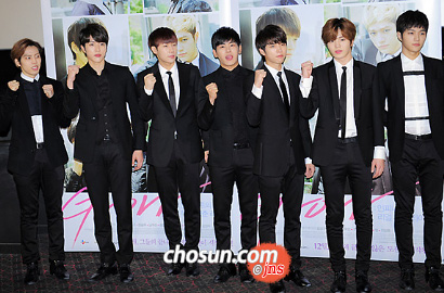 Fans Infinite Pura-Pura Jadi Wartawan di Jumpa Pers Film 'Grow'