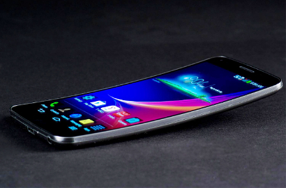 Smartphone Layar Bengkok Teranyar LG Bakal Rilis Januari?