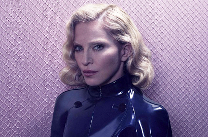 Madonna Masih Berani Pose Tanpa Bra di Usia 56 Tahun