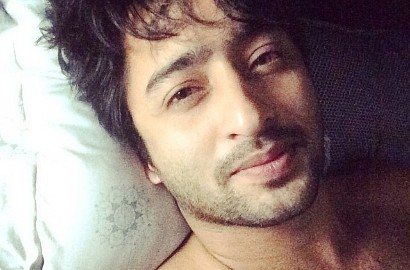 Dari Ekspresi Nakal Sampai Ngambek, Ini Selfie Terbaru Shaheer Sheikh