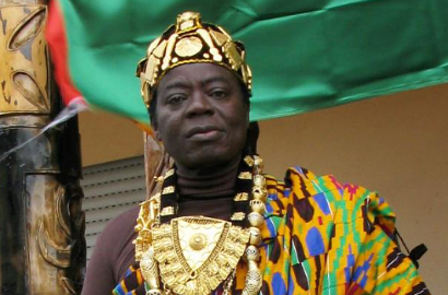 Raja Afrika Atur Kerajaannya dari Jerman Lewat Skype