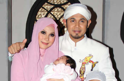 Puput Melati Bungkam Ditanya Hubungannya dengan Ustadz Guntur Bumi