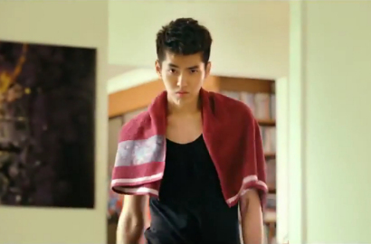 Lihat Sisi Humoris Kris Eks EXO di Trailer 'Somewhere Only We Know'