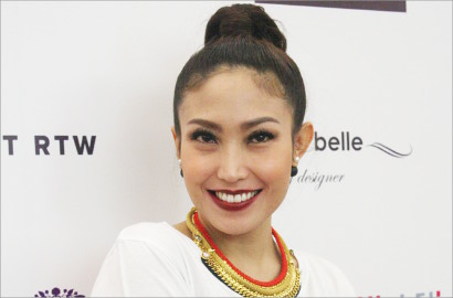 Ayu Dewi Malas Komentari Kicauan Farhat Soal Olga Meninggal