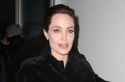 Tak Ingin Kecewakan Fans, Angelina Jolie Terabas Semak-Semak