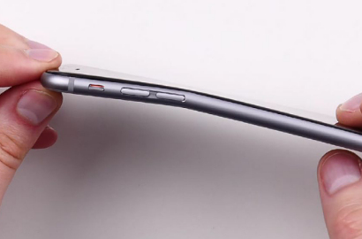 Waduh, iPhone 6 Melengkung Masuk Top 10 Viral Video YouTube