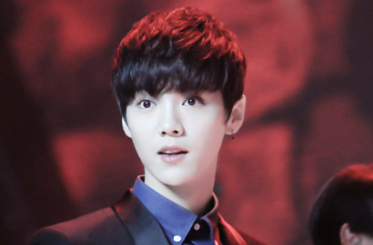 Pakai Foto Luhan Saat Masih di EXO, Poster Kosmetik Tiongkok Diprotes SM