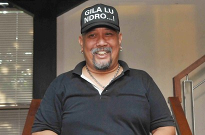 Indro Warkop Ledakkan Mercusuar di 'Comic 8: Casino Kings'
