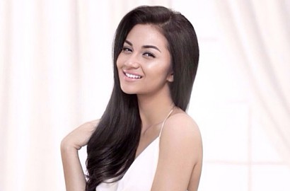 Ariel Tatum Bangga Pamerkan Lekuk Tubuh