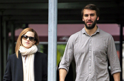 Dikabarkan Tinggal Seatap, Emma Watson Sudah Putus dengan Pacar