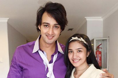 Mikha Tambayong Bahagia Main Film Bareng Saurabh Raj Jain 'Krisna'