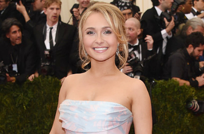 Hayden Panettiere Umumkan Kelahiran Anak Pertamanya