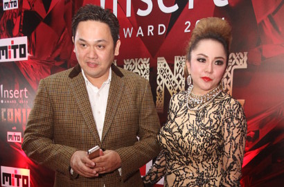 Kritik Pernikahan Mewah, Farhat Abbas Akan Nikahi Regina Secara Sederhana