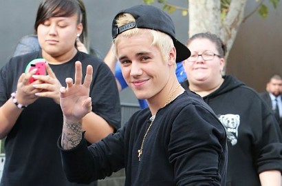 Justin Bieber Main Tembak-Tembakan Bareng Kendall Jenner dan Hailey Baldwin
