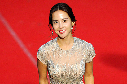 Jo Yeo Jeong Tak Marah Pada Artis yang Kembari Gaunnya di Blue Dragon Award