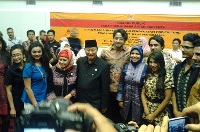 Kunjungan ke DPR Berubah Jadi Ajang Jumpa Fans Pemain 'Mahabharata'