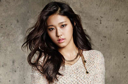 Cantiknya Seolhyun AOA di Foto Terbaru 'Gangnam 1970'