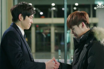 Lee Jong Suk Sedih Kakaknya Masuk Penjara di Eps 12 'Pinocchio'