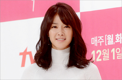 Lee Si Young: Lee Soo Hyuk Pasti Capek Menciumku di 'Valid Love'