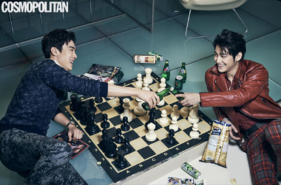 Foto di Toilet, Yoo Yeon Seok dan Kim Bum Tetap Keren