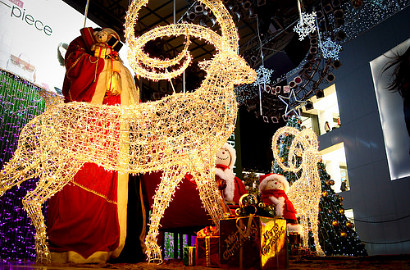 Mulai Lampion Cantik Hingga 'Rusa Raksasa' Megahkan Natal di Korea