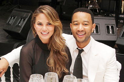 John Legend Rayakan Natal Bareng Chrissy Teigen di Maldives