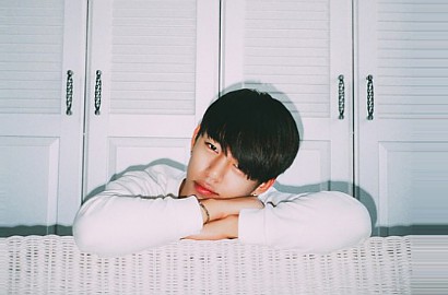 Posting Selca Perdana Usai Gugat Agensi, Daehyun B.A.P Berterima Kasih pada Fans