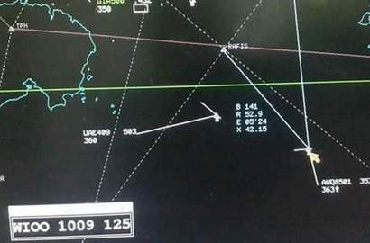 Disorot Dunia, Air Asia Diduga Lakukan Pendaratan Darurat?