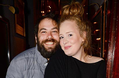 Diisukan Pisah dengan Simon Konecki, Ini Jawaban Adele