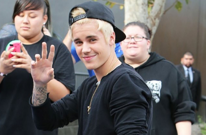 Justin Bieber Berikan Petunjuk Comeback di 2015